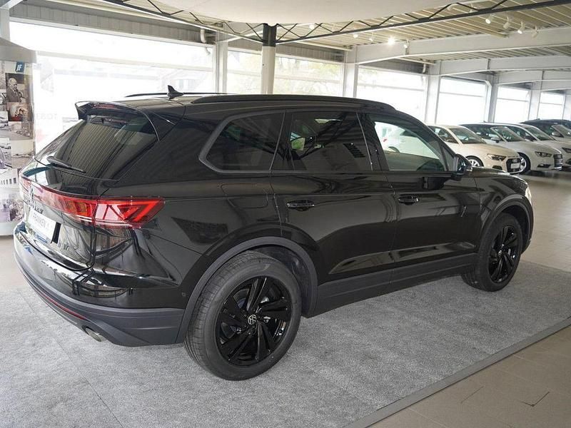 Gebraucht VW Touareg Basis 286 PS (210 kW) 2025 Schwarz SUV