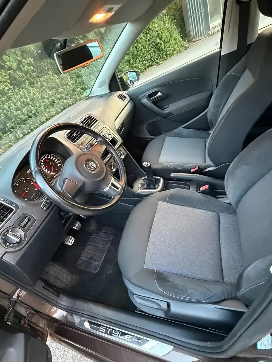 Gebraucht VW Polo Style 90 PS (66 kW) 2011 Braun Kleinwagen