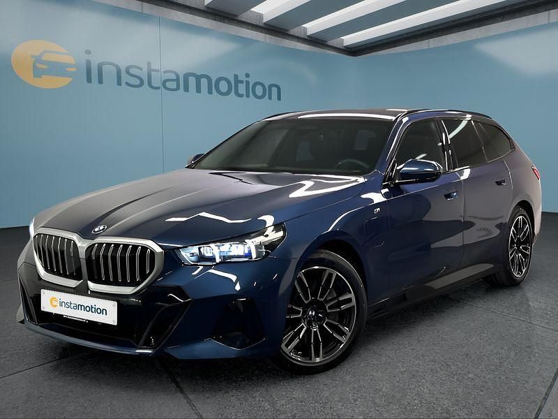 Gebraucht BMW 550e 489 PS (359 kW) 2025 Blau Kombi