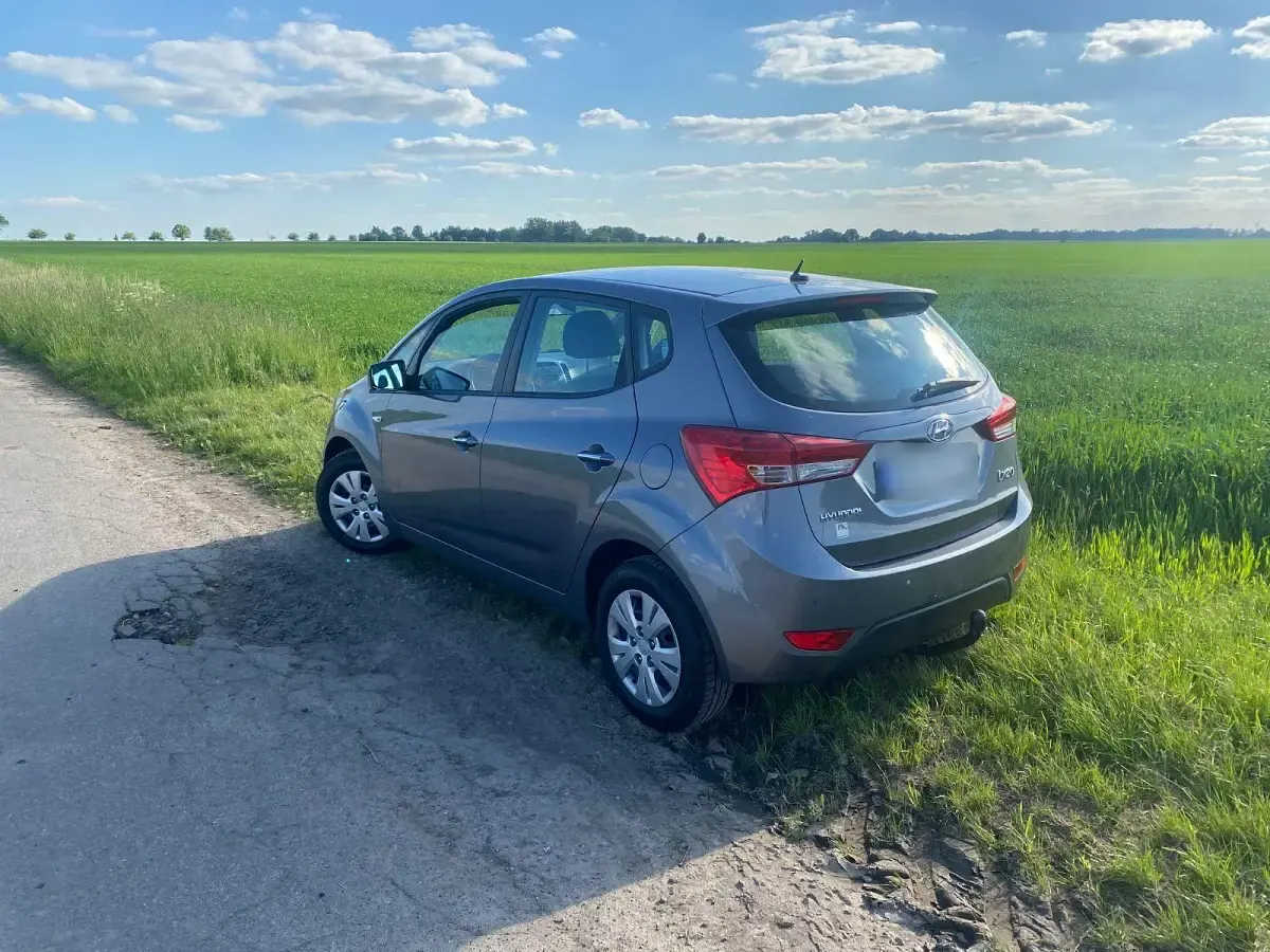 Gebraucht Hyundai ix20 Edition 90 PS (66 kW) 2014 Grau Kleinwagen