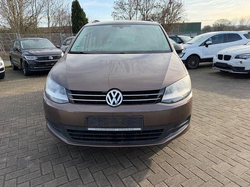 Gebraucht VW Sharan Trendline 150 PS (110 kW) 2011 Braun Van / Kleinbus