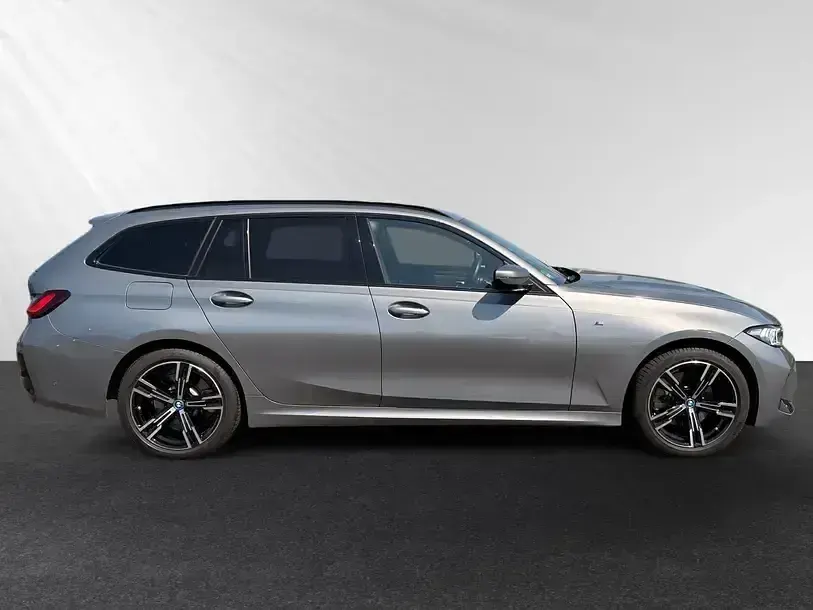 Gebraucht BMW 330e M Sport 292 PS (214 kW) 2024 Skyscraper grau Kombi