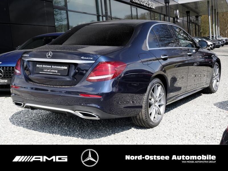 Gebraucht Mercedes E400 AMG 340 PS (250 kW) 2020 Blau cavansitblau metallic Limousine