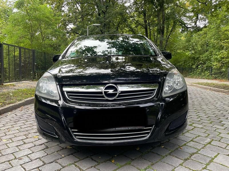 Schwarz Gebraucht 2010 Opel Zafira Edition Van / Kleinbus | 1.800 € (Superpreis) - Bild 1/4