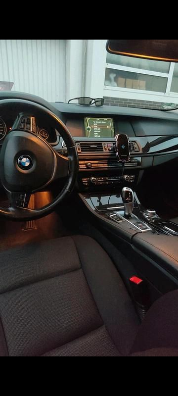 Gebraucht BMW 520 184 PS (135 kW) 2012 Schwarz Kombi