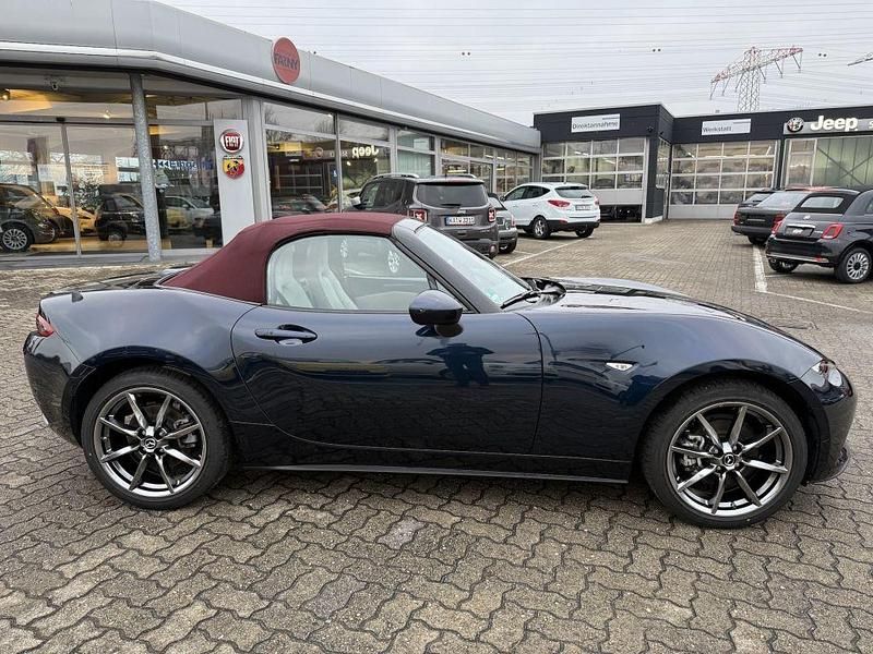 Gebraucht Mazda MX5 Ad'Vantage 184 PS (135 kW) 2022 Mitternachtsblau metallic (metallic) Cabrio