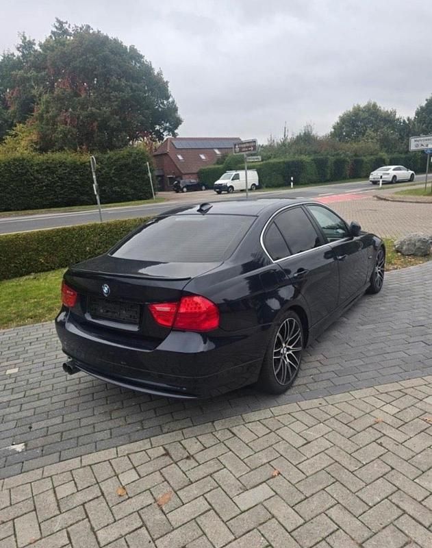 Gebraucht BMW 330 272 PS (200 kW) 2009 Blau Limousine
