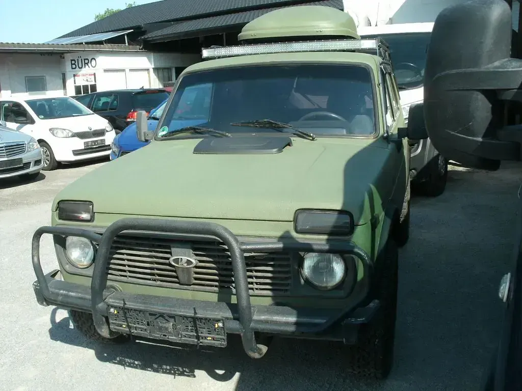 Gebraucht Lada niva 82 PS (60 kW) 2009 Grün SUV