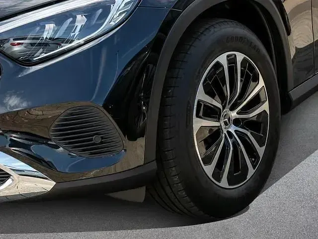 Gebraucht Mercedes 200 Advanced Plus 204 PS (150 kW) 2025 SUV