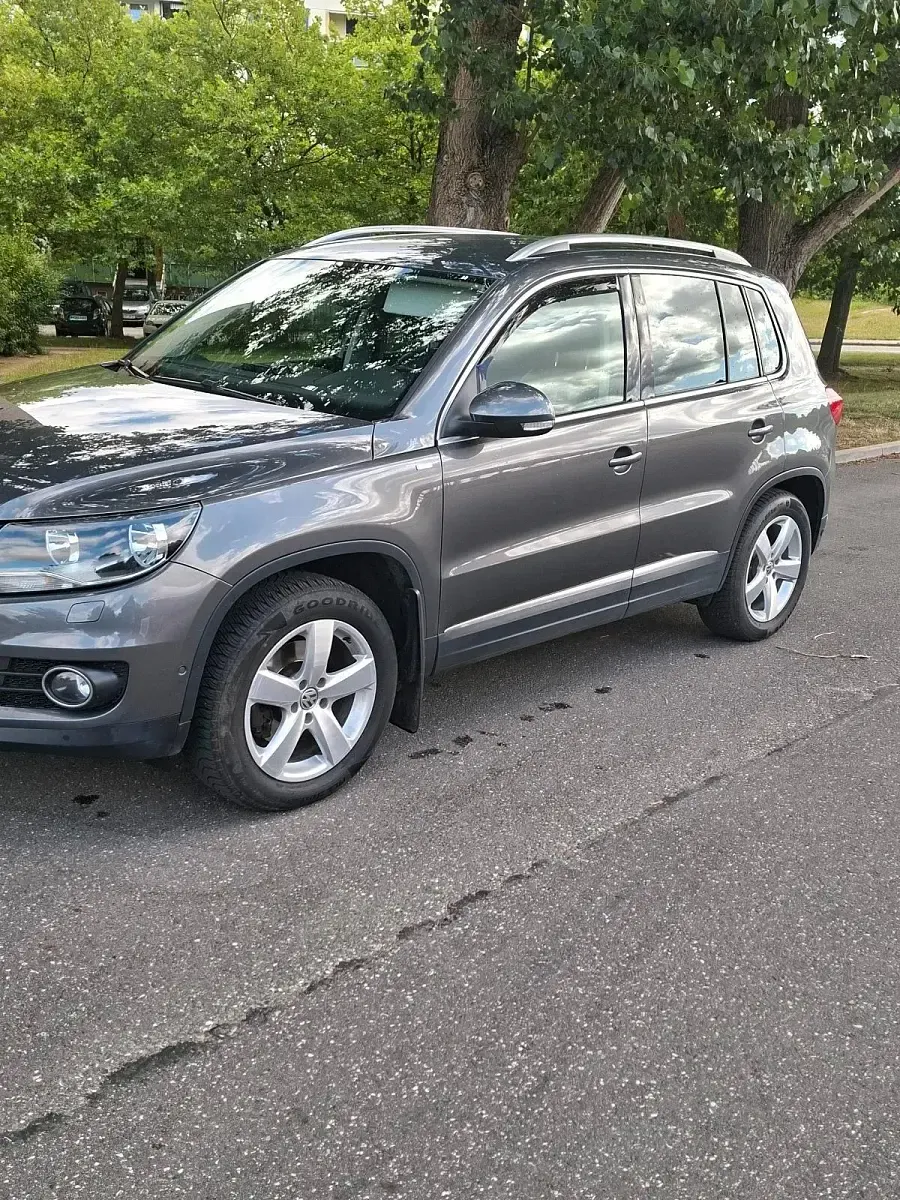 Gebraucht VW Tiguan Sportline 177 PS (130 kW) 2015 Grau SUV