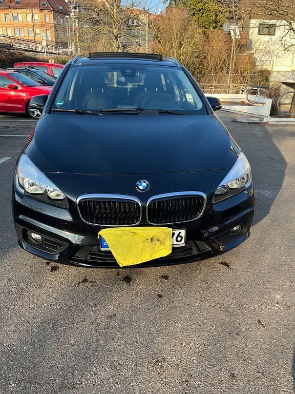 Schwarz Gebraucht 2015 BMW 218 Active Tourer Van / Kleinbus | 13.000 € (Fairer Preis) - Bild 1/4