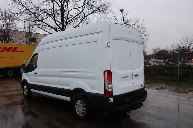 Gebraucht Ford Transit Trend 131 PS (96 kW) 2019 Weiß Limousine