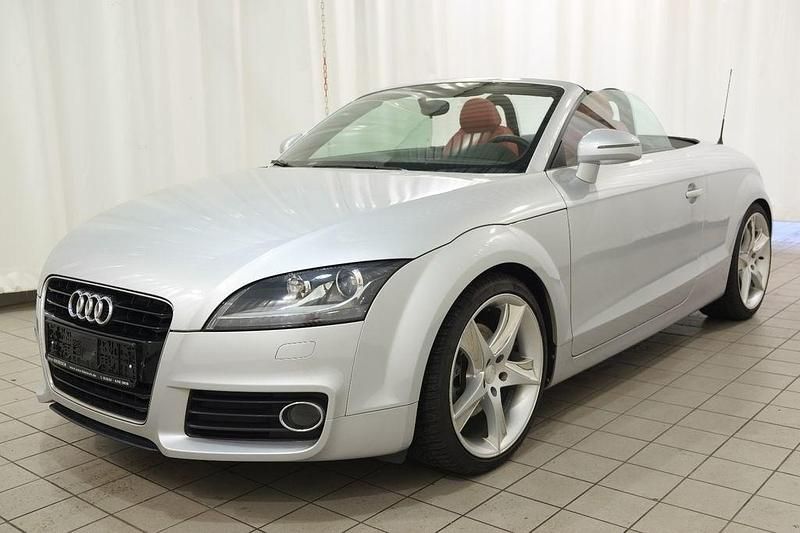Silber Gebraucht 2010 Audi TT Roadster Design Cabrio | 8.999 € (Guter Preis) - Bild 1/4
