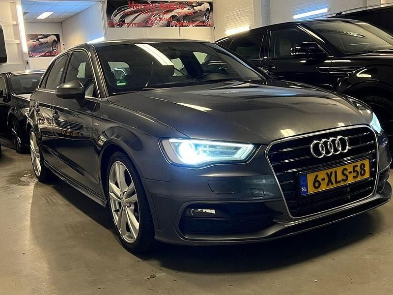 Grau Gebraucht 2014 Audi A3 Sportback S-Line Limousine | 7.650 € (Superpreis) - Bild 1/4
