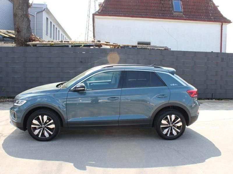 Gebraucht VW T-Roc Goal 150 PS (110 kW) 2024 Petroleum blue metallic 7284 (metallic) SUV