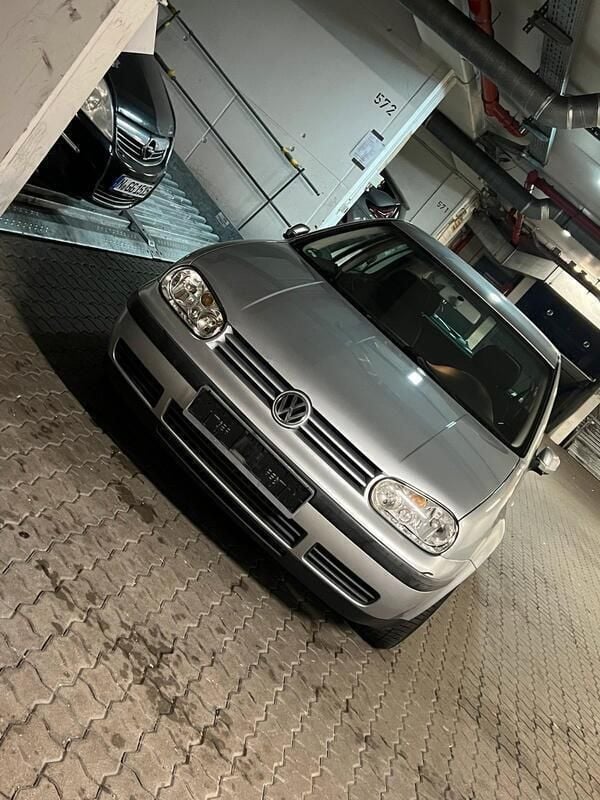 Andere außenfarben Gebraucht 2002 VW Golf IV Kleinwagen | 950 € (Guter Preis) - Bild 1/4