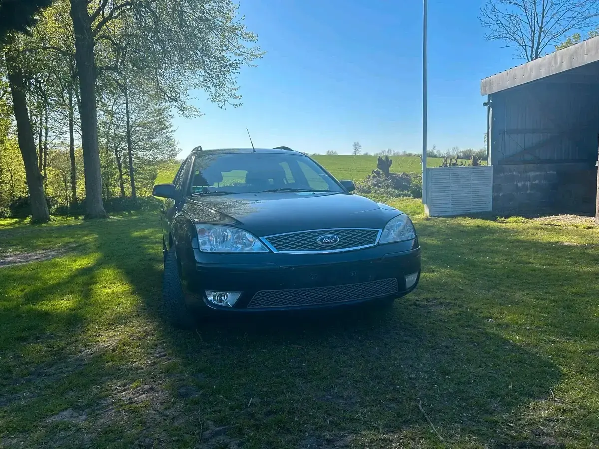 Gebraucht Ford Mondeo 120 PS (88 kW) 2005 Schwarz Kombi
