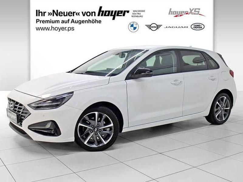 Weiß Gebraucht 2021 Hyundai i30 Edition 30+ Limousine | 16.380 € (Fairer Preis) - Bild 1/4