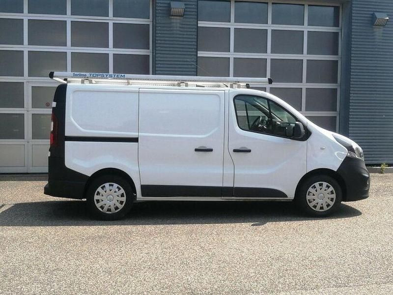 Gebraucht Opel Vivaro 121 PS (88 kW) 2018 Weiss Van / Kleinbus