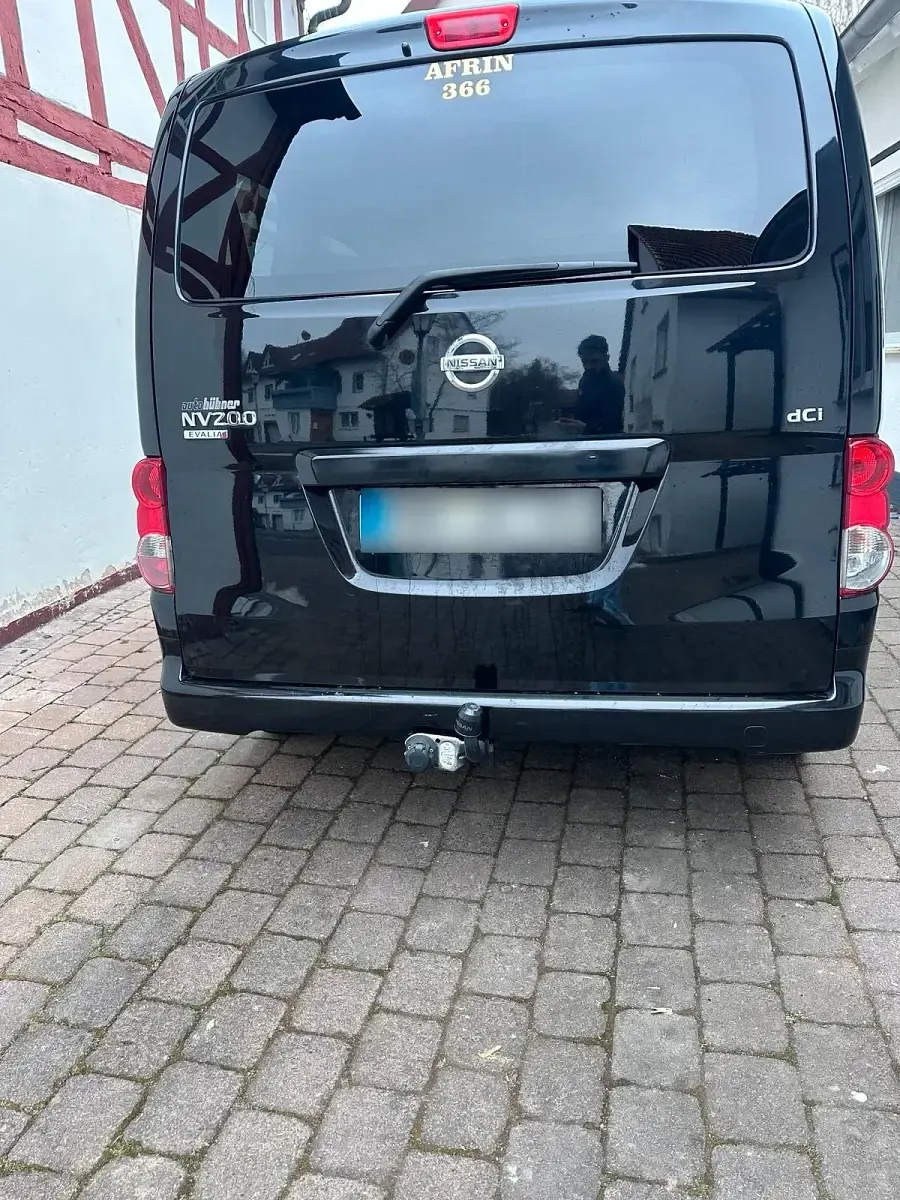 Gebraucht Nissan Evalia 110 PS (80 kW) 2012 Schwarz Van / Kleinbus