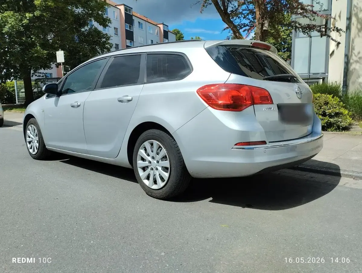 Gebraucht Opel Astra Active 131 PS (96 kW) 2013 Silber Kombi