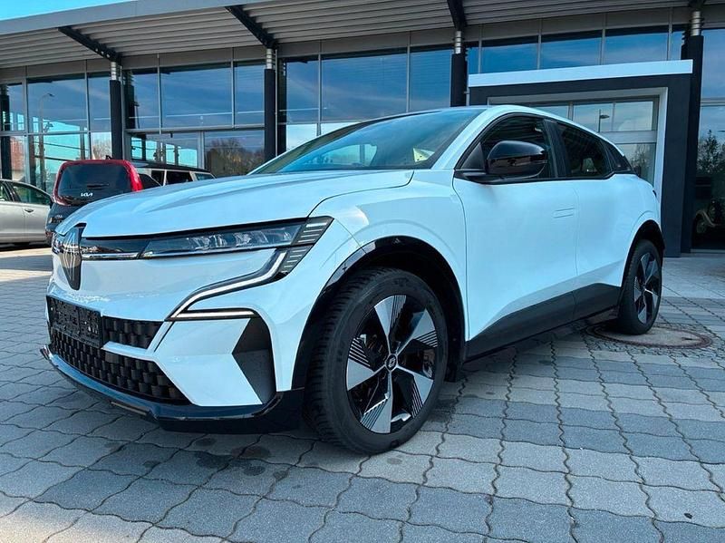 Gebraucht Renault Megane E-Tech Equilibre 160 kW (218 PS) 2022 Weiß Limousine