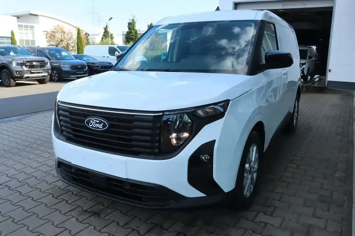 Neu Ford Courier Limited 125 PS (91 kW) 2026 Frozen white Van / Kleinbus