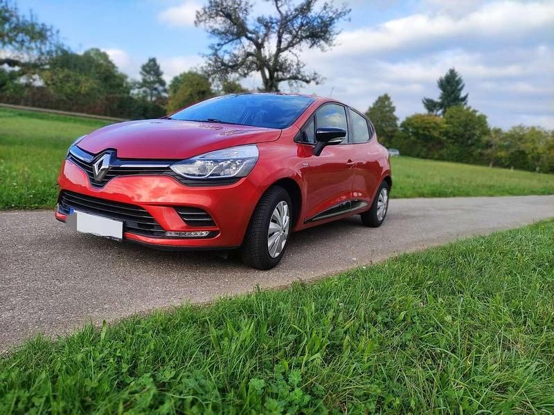 Rot Gebraucht 2018 Renault Clio IV LIMITED Limousine | 9.990 € (Fairer Preis) - Bild 1/4