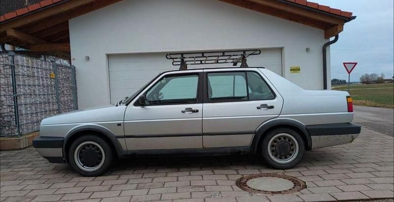 Second-hand VW Jetta 90 CP (66 kW) 1991 Gri Berlinǎ