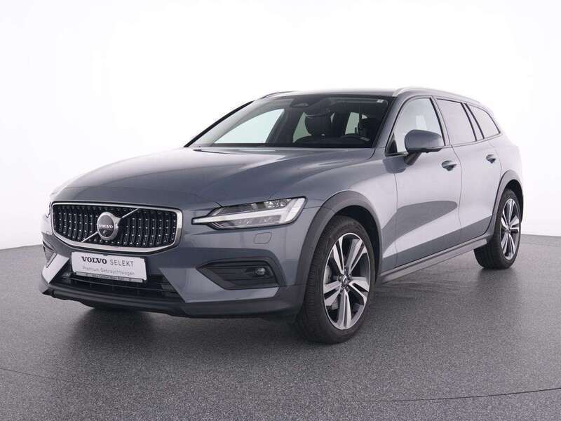 Gebraucht Volvo V60 CC Plus 197 PS (144 kW) 2023 Thunder grey / metallic Kombi