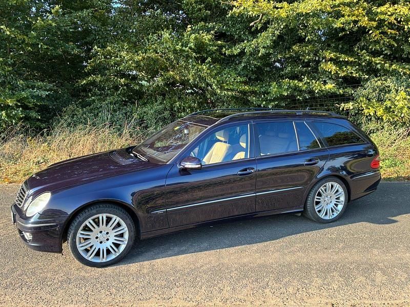 Blau Gebraucht 2007 Mercedes E500 Kombi | 12.900 € (Etwas zu teuer) - Bild 1/4