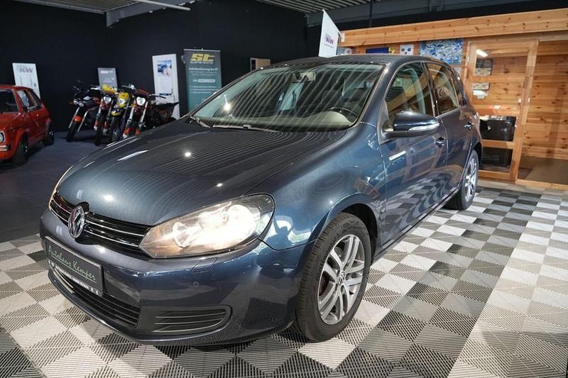 Blau Gebraucht 2010 VW Golf VI Comfortline Limousine | 6.490 € (Teuer) - Bild 1/4
