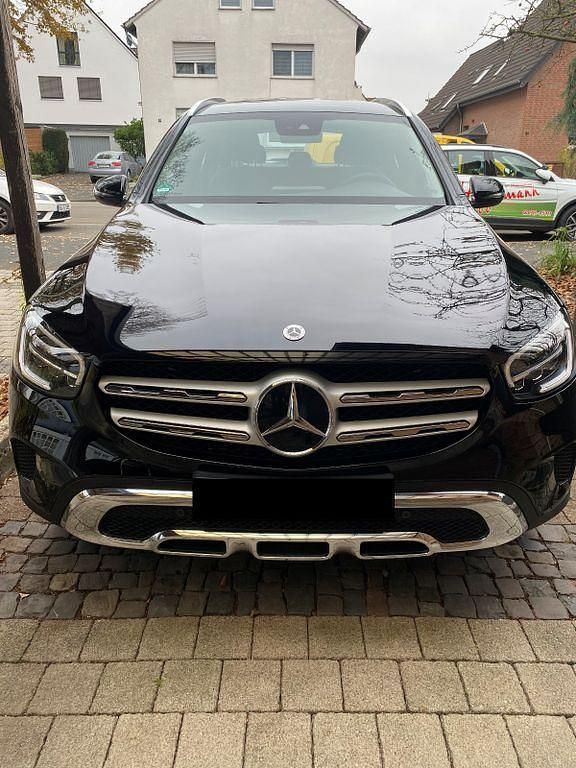 Schwarz Gebraucht 2021 Mercedes GLC300 SUV | 39.500 € (Guter Preis) - Bild 1/4