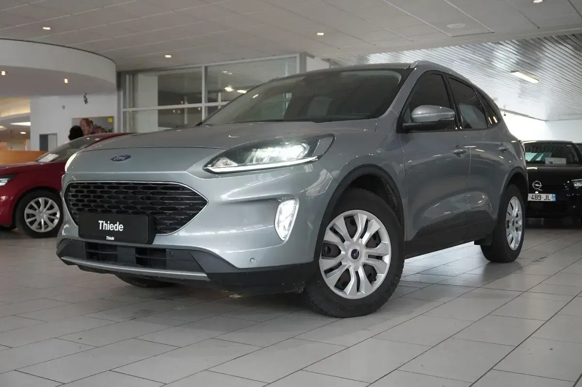 Gebraucht Ford Kuga 120 PS (88 kW) 2022 Solar silver metallic SUV