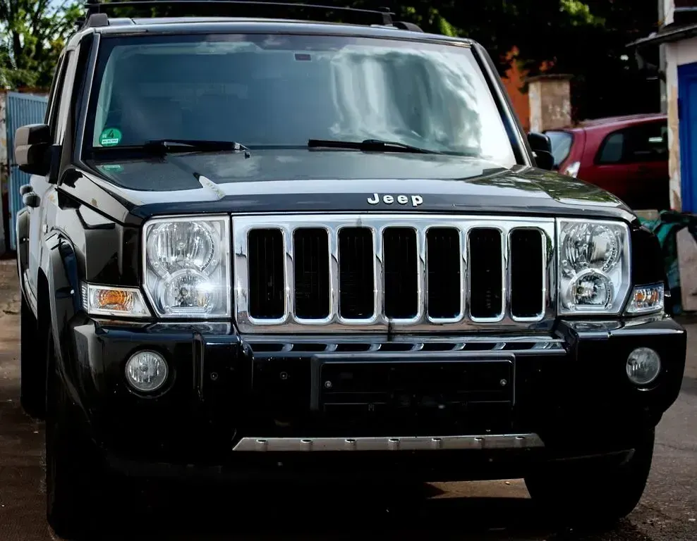 Gebraucht Jeep Commander Limited 218 PS (160 kW) 2007 Schwarz SUV