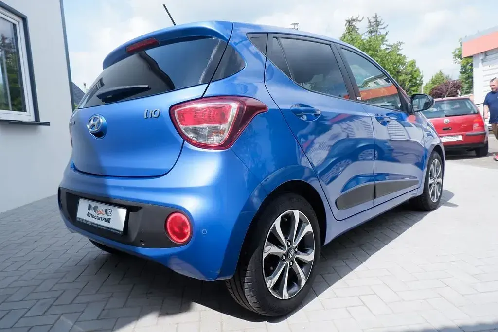 Gebraucht Hyundai i10 Passion 67 PS (49 kW) 2018 Blau Kleinwagen