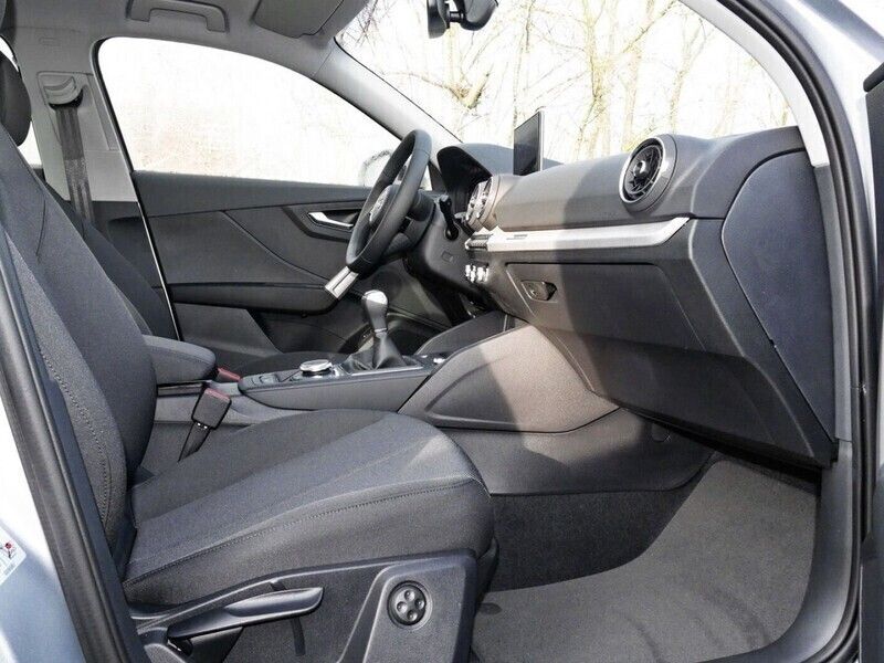 Gebraucht Audi Q2 Advanced Plus 150 PS (110 kW) 2024 Blau SUV