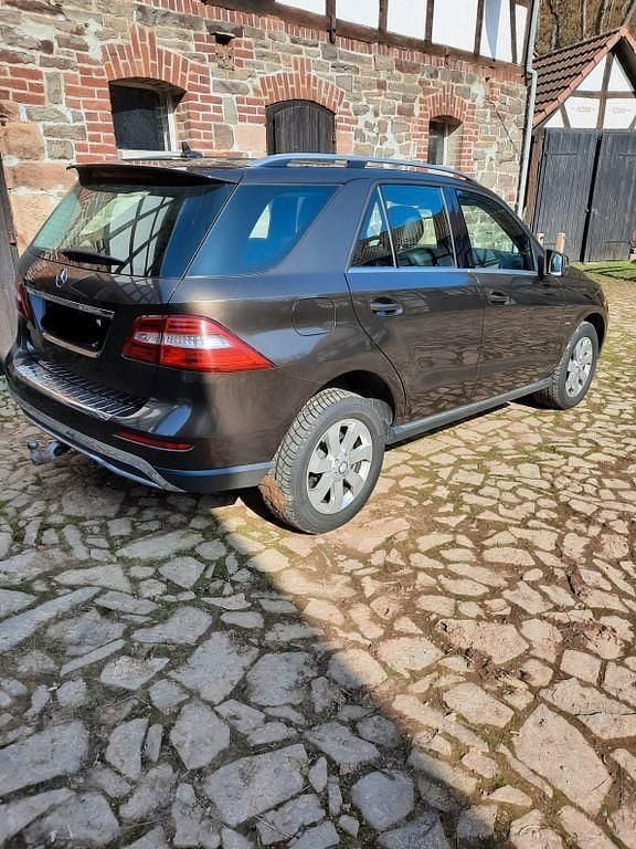 Gebraucht Mercedes ML350 306 PS (225 kW) 2012 Braun SUV