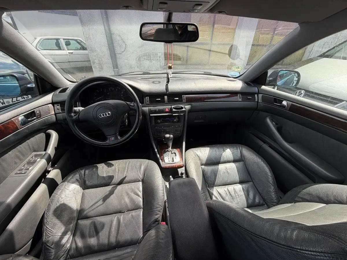 Używany Audi A6 165 KM (121 kW) 1998 Niebieski Sedan/Limuzyna