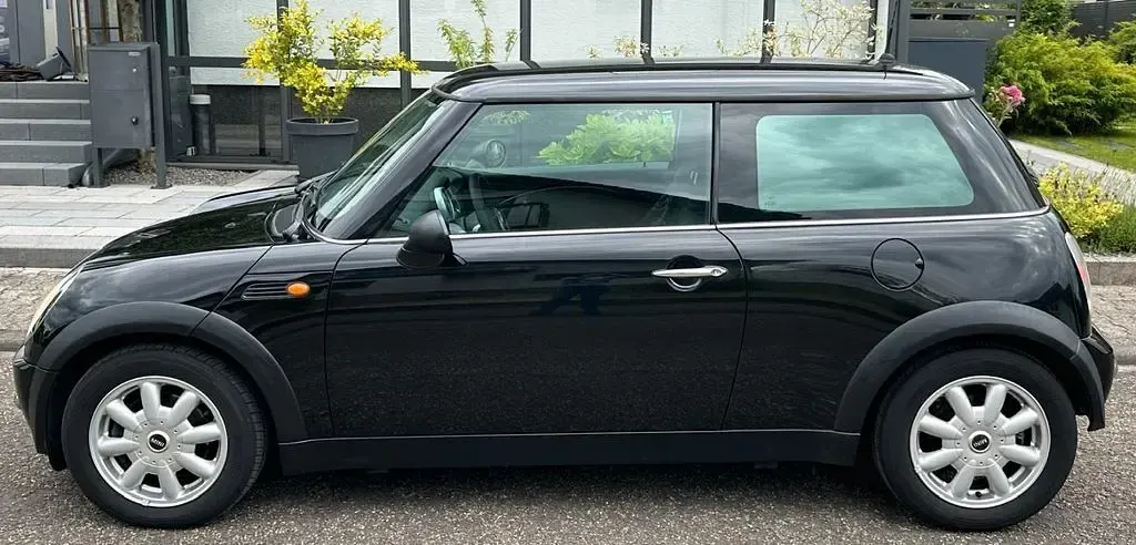 Gebraucht Mini ONE 90 PS (66 kW) 2003 Schwarz Kleinwagen