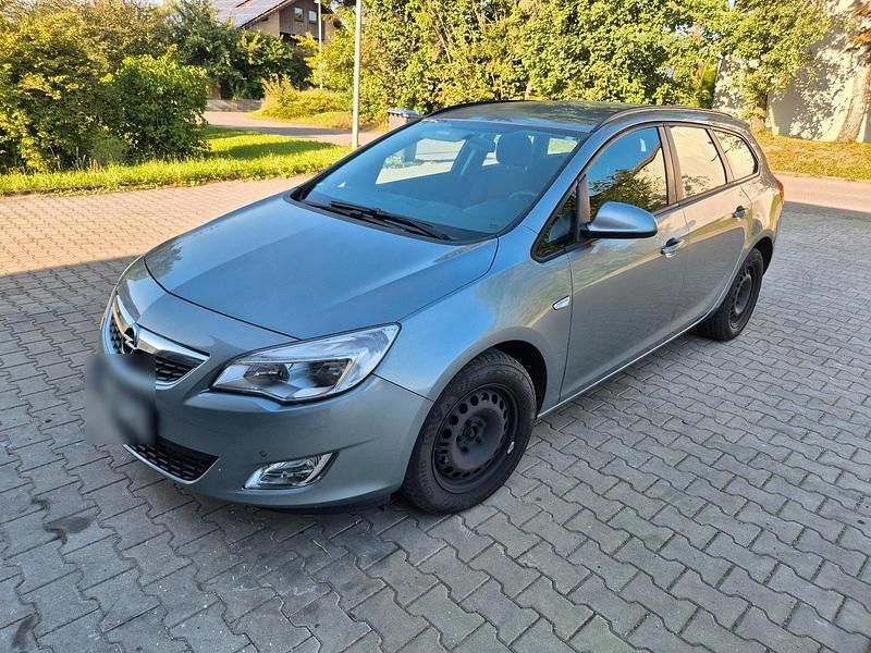 Silber Gebraucht 2012 Opel Astra Kombi | 2.800 € (Superpreis) - Bild 1/4