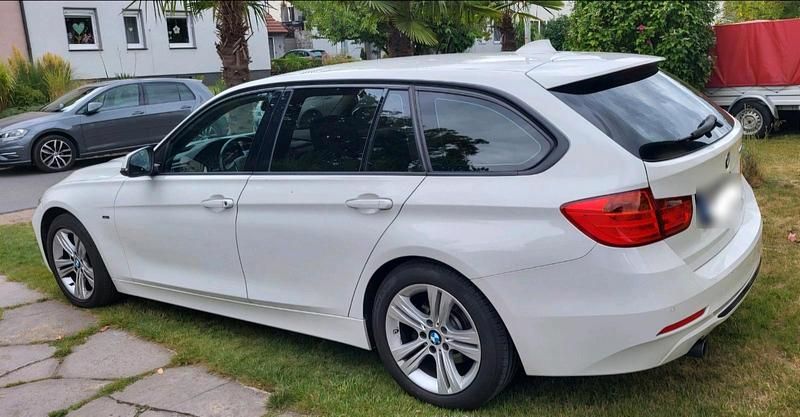 Gebraucht BMW 320 Shadowline 184 PS (135 kW) 2015 Weiß Kombi