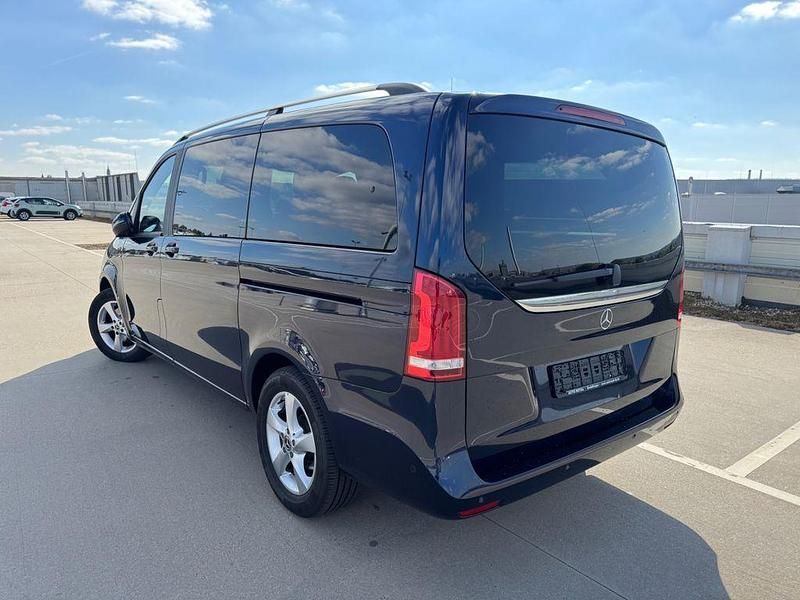 Gebraucht Mercedes V300 Edition 239 PS (175 kW) 2019 Blau Van / Kleinbus