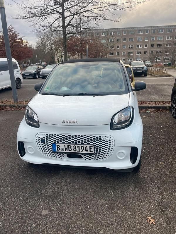 Weiß Gebraucht 2021 Smart ForTwo Coupé Kleinwagen | 8.500 € (Fairer Preis) - Bild 1/4