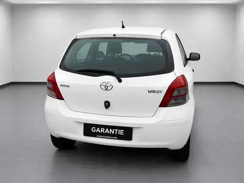 Gebraucht Toyota Yaris Cool 69 PS (50 kW) 2010 Weiss Kleinwagen