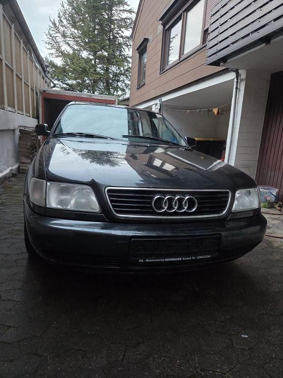 Schwarz Gebraucht 1996 Audi A6 Basis Limousine | 3.000 € (Fairer Preis) - Bild 1/4