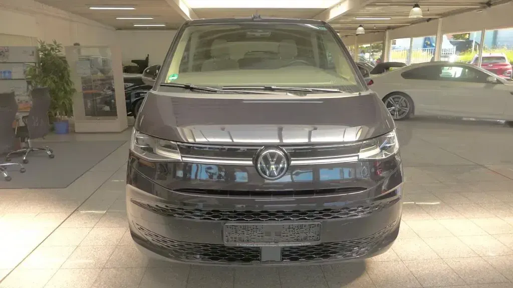 Gebraucht VW Multivan Life 150 PS (110 kW) 2024 Schwarz Van / Kleinbus