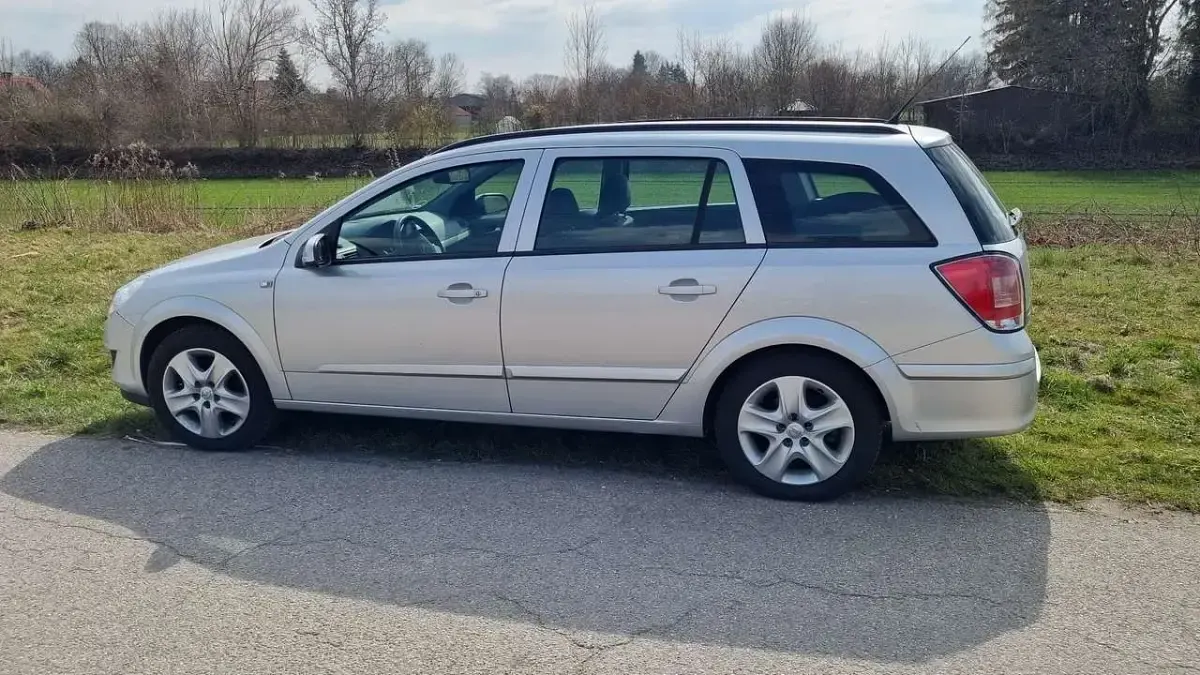 Gebraucht Opel Astra Edition 120 PS (88 kW) 2006 Kombi
