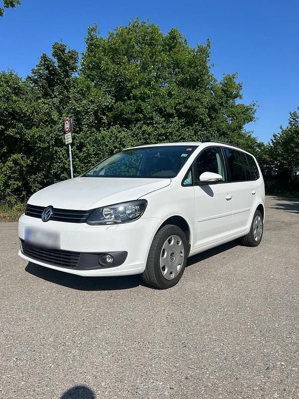 Weiß Gebraucht 2013 VW Touran Van / Kleinbus | 5.800 € (Guter Preis) - Bild 1/4