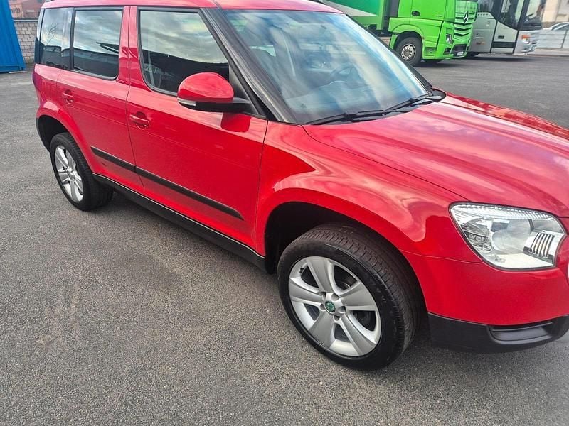 Gebraucht Skoda Yeti 105 PS (77 kW) 2011 Rot SUV